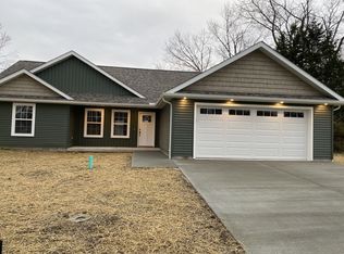 307 Schneider St, Carterville, IL 62918