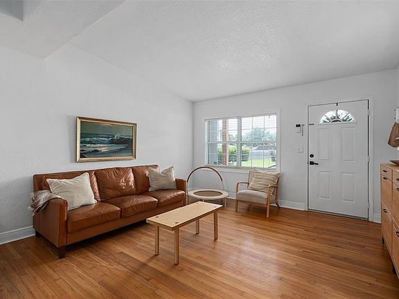 4th image of 1055 DRUID DRIVE
