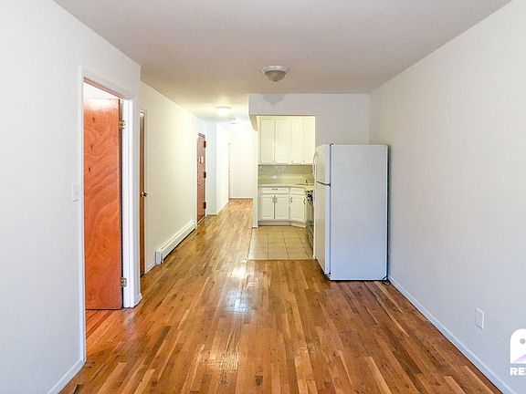 2nd image of 795 Saint Johns Pl APT 3
