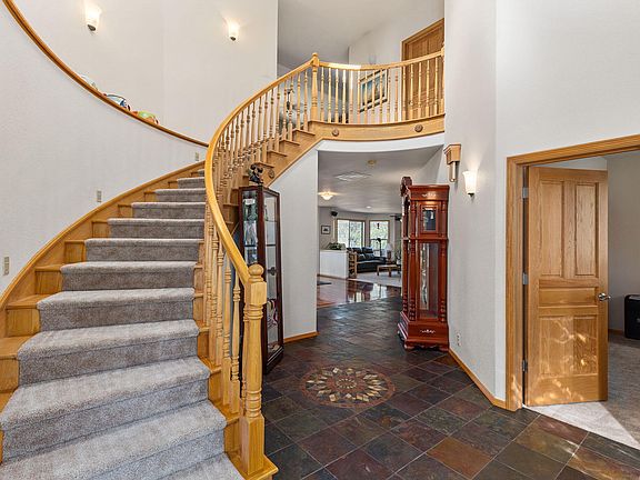 5th image of 547 Jackpine Dr
