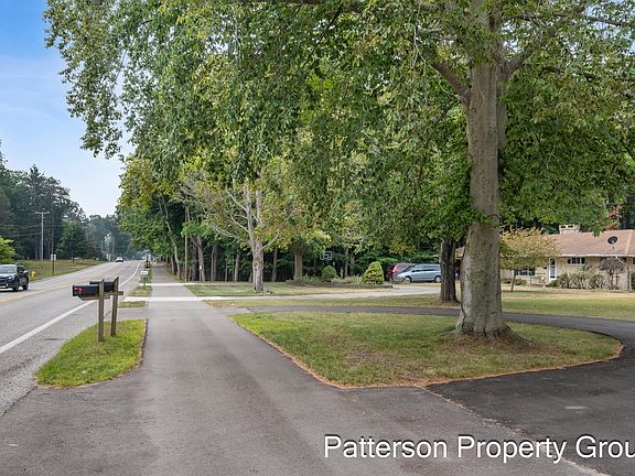5th image of 5087 Lake Harbor Rd