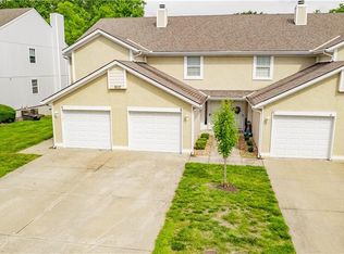 4612 NE Whispering Winds Dr #B, Lees Summit, MO 64064