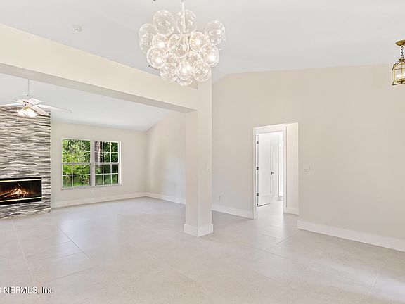 5th image of 832 WHITE EAGLE Circle