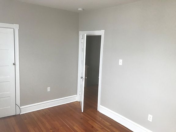 3rd image of 44XX Knorr St