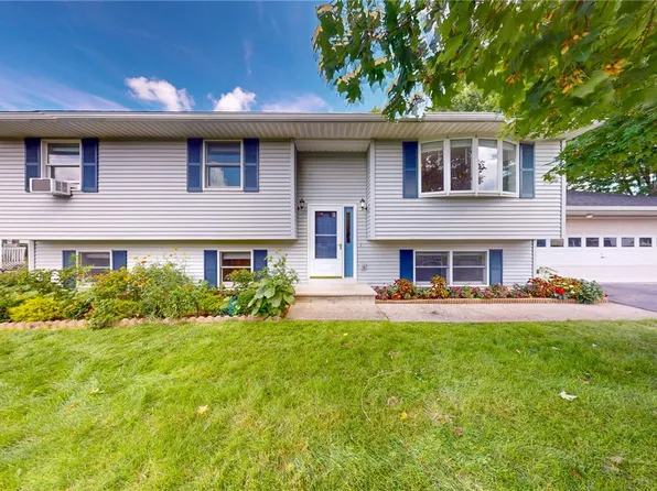 2 Jacqueline Dr, Painted Post, NY 14870