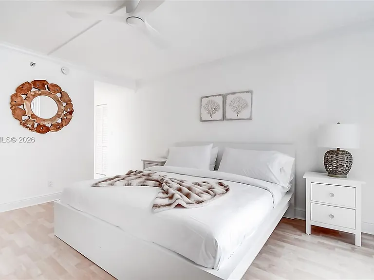 2401 Collins Ave #904 — Photo 11