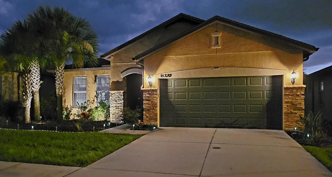 3 bed, 1939 sqft, $2,850 — Photo 1
