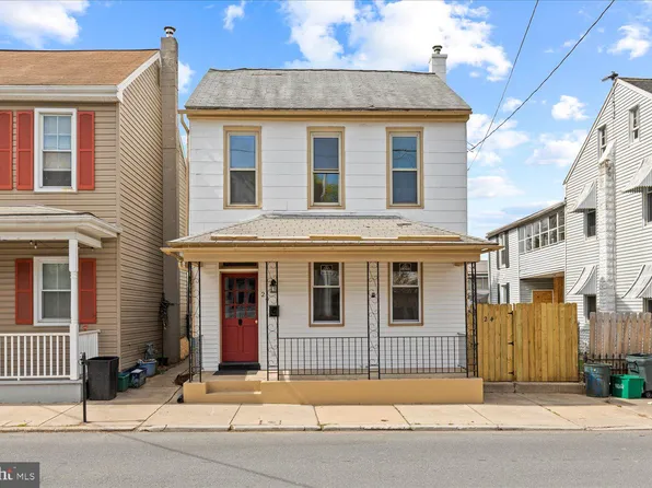 24 W Stiegel St, Manheim, PA 17545