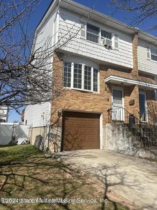 90 Kenmore St, Staten Island, NY, 10312