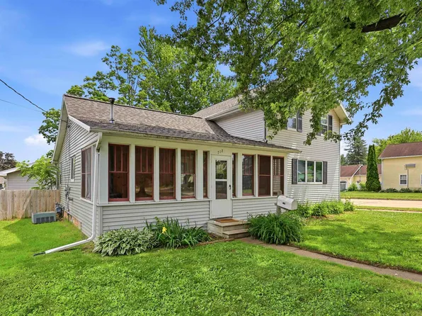 712 S Algoma St, New London, WI 54961