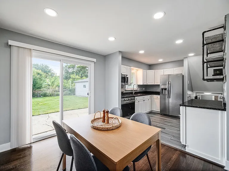 10403 Barnard Dr — Photo 6