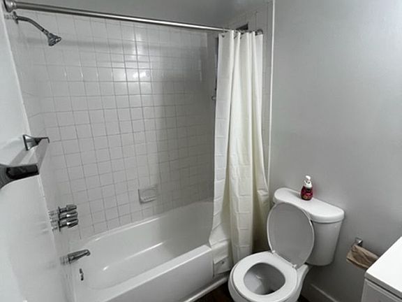 4th image of 529 SW 4th St APT 104