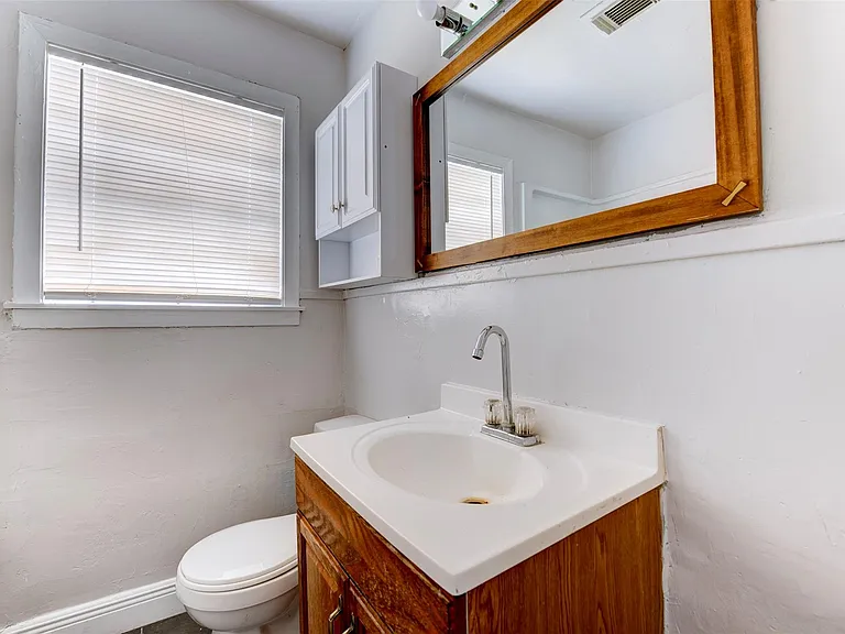 1209 Cabell St — Photo 8