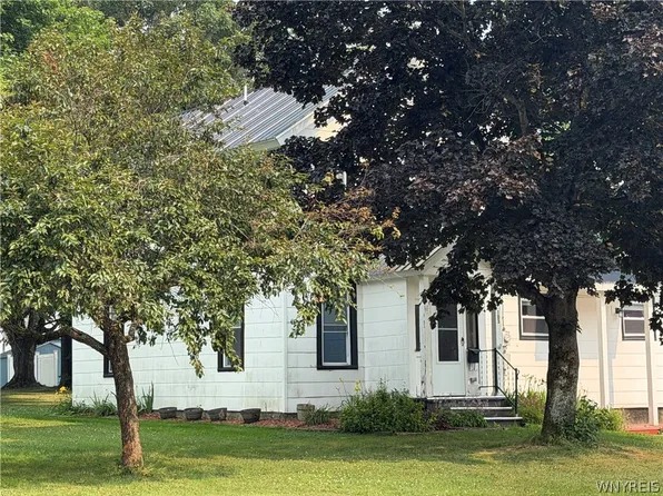 103 9th St, Little Valley, NY 14755