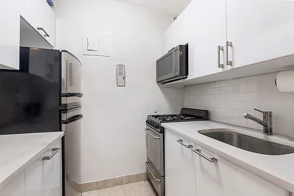 Sold by Compass | media 17