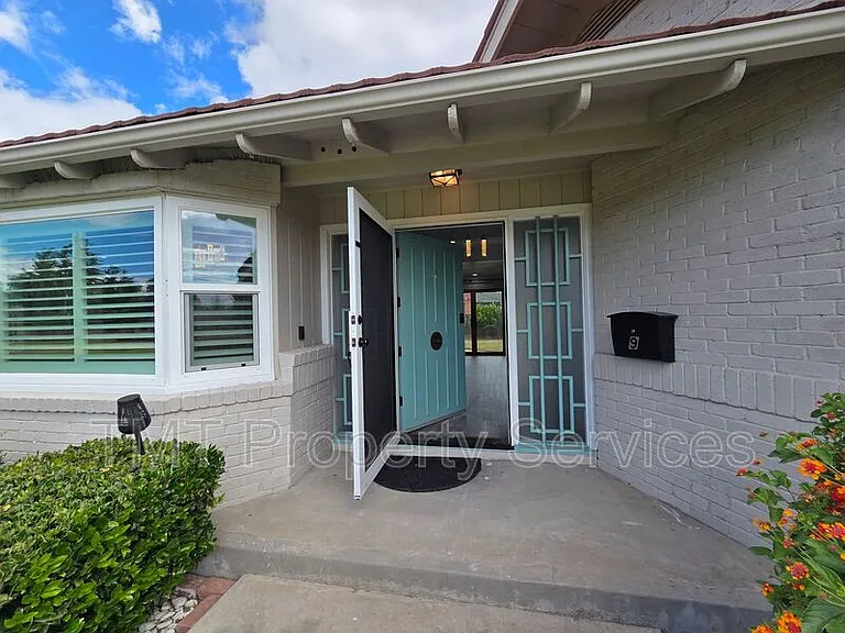 9 W Robinhood Dr — Photo 7