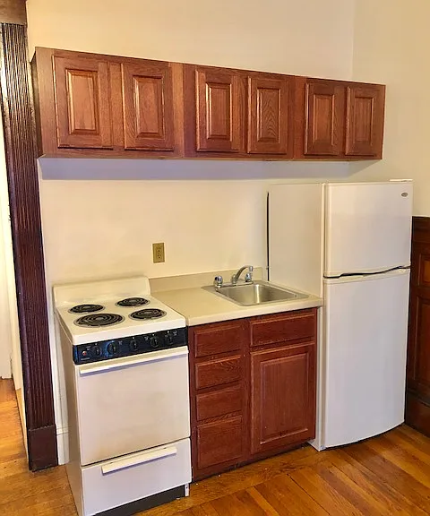 1077 Beacon St #1 — Photo 5