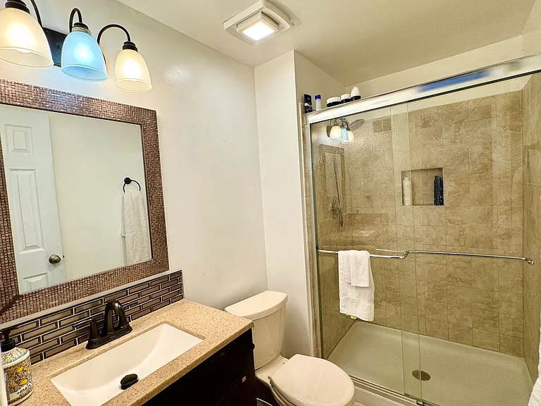 5203 Harbor Court Dr — Photo 23