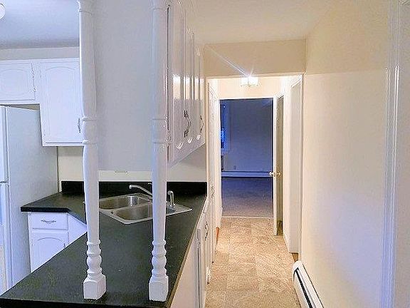3rd image of 371 West St
