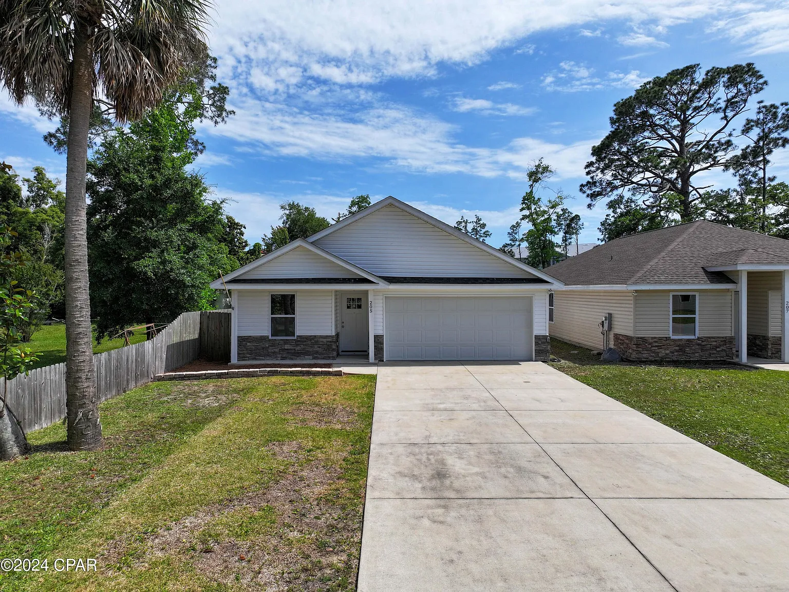 3 bed, 1472 sqft, $2,350 — Photo 1