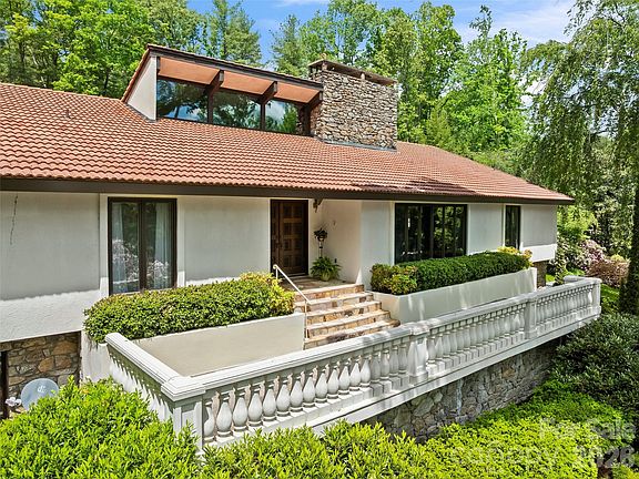 2nd image of 69 Forest Rd