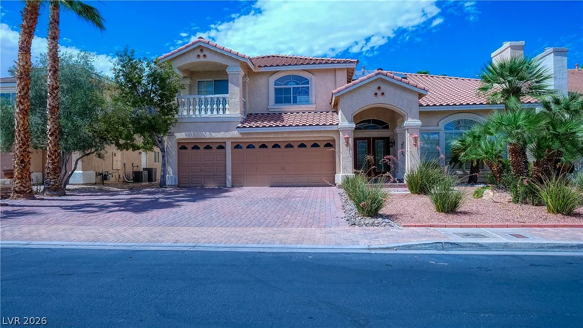 5 bed, 3.5 bath, 5440 sqft, $5,500 — Photo 1