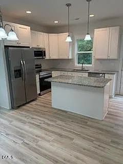 3 bed, 2.5 bath, $2,100 — Photo 4