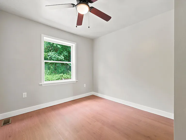 4795 Silverwood St — Photo 15