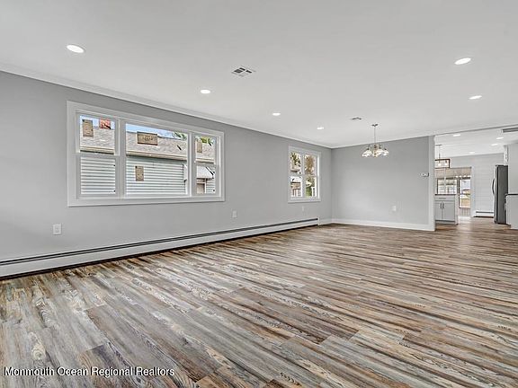 5th image of 39 Chesterfield Ln