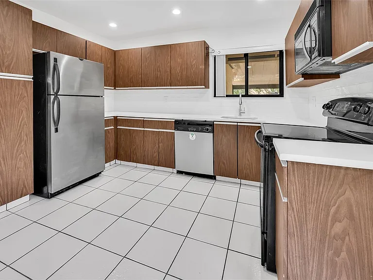 7755 Kenway Pl E — Photo 13