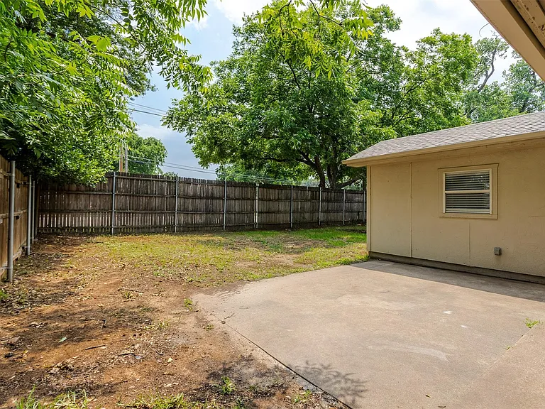 3406 Hastings Dr — Photo 5