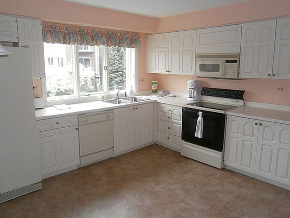 5th image of 5 Oak Brook Club Dr APT N206