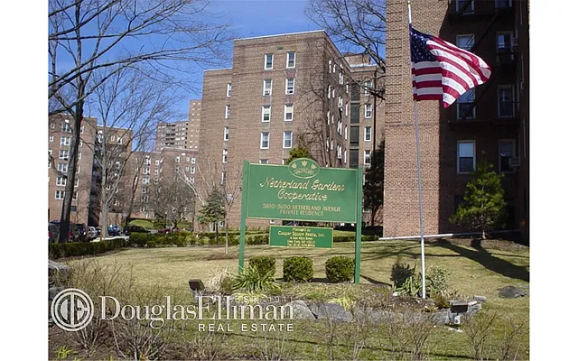 Sold by Douglas Elliman | media 21