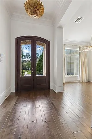 5 bed, 4.5 bath, 4225 sqft, $5,800 — Photo 2