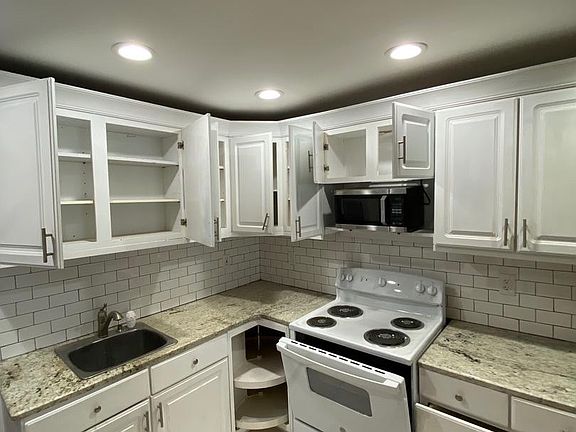 5th image of 2550 N Gratz St