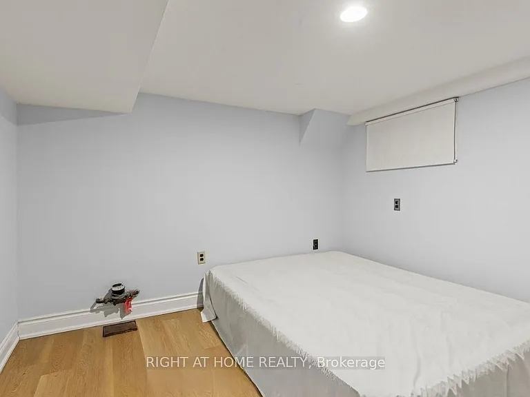 30 Webber Ave #LOWER — Photo 7