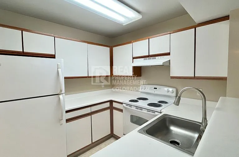 5706 W Asbury Pl #205 — Photo 7