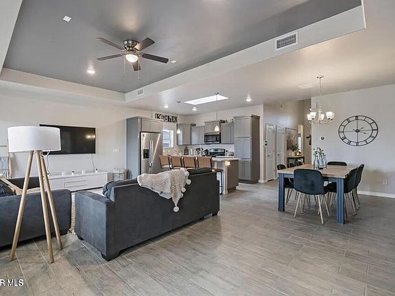 5th image of 930 Bicknor Pl