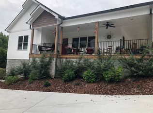 50 Joy Ln, Dickson, TN 37055