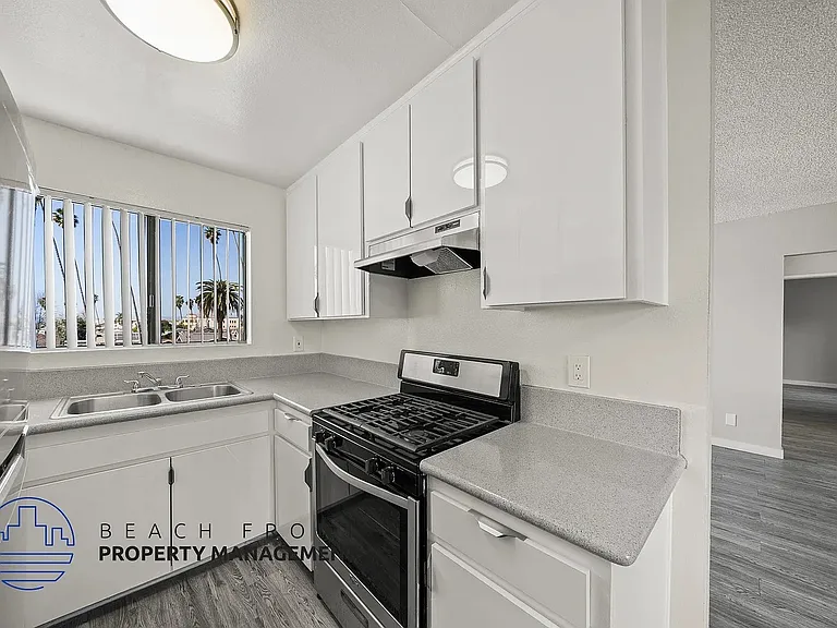 229 S. Normandie Ave. — Photo 41