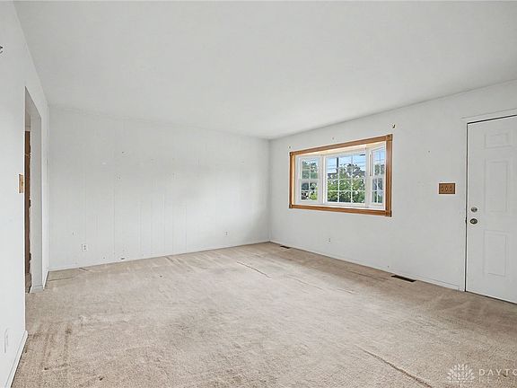 5th image of 211 E Westbrook Rd