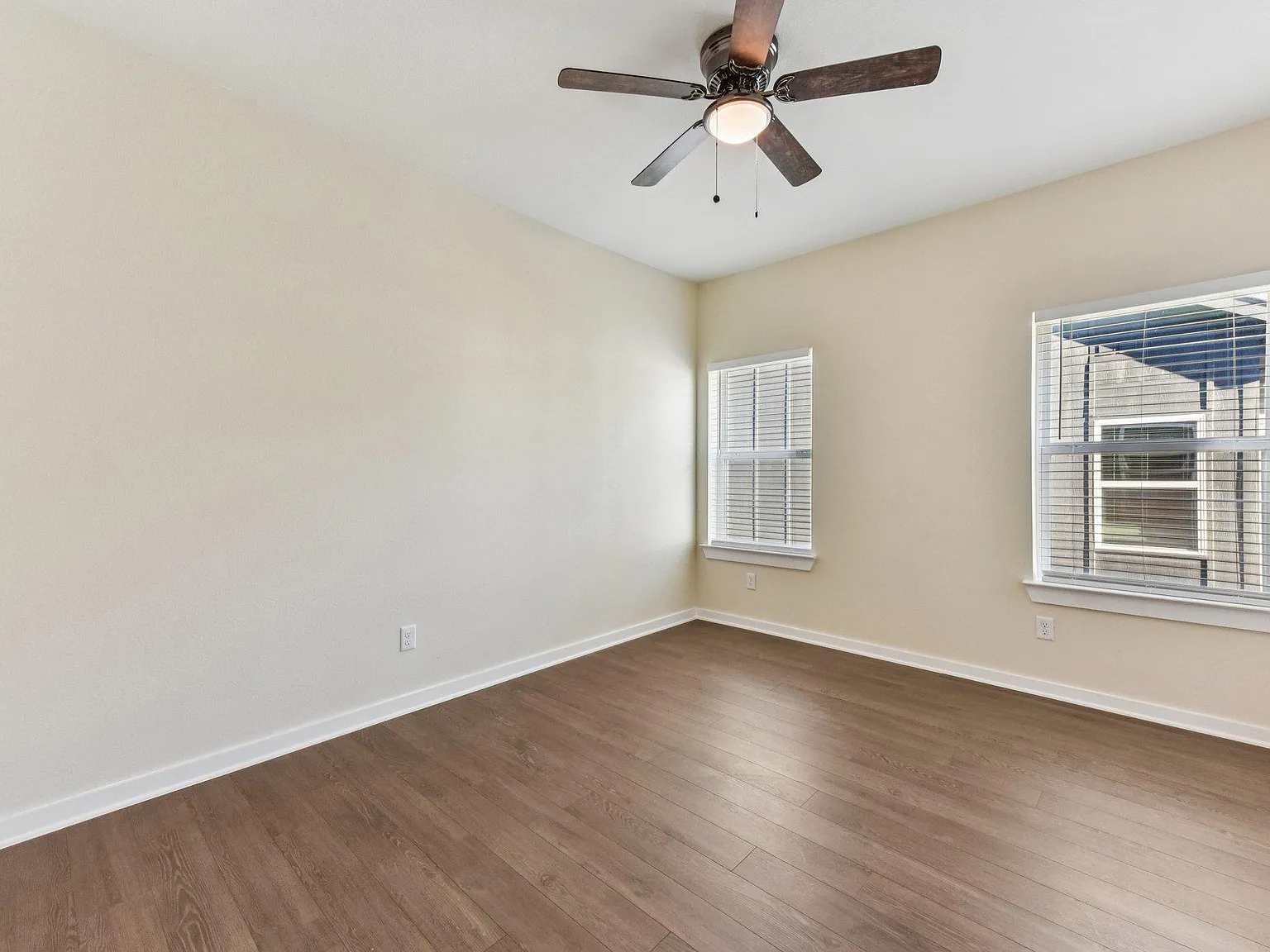 3 bed, 2.5 bath, 1675 sqft, $2,625 — Photo 4