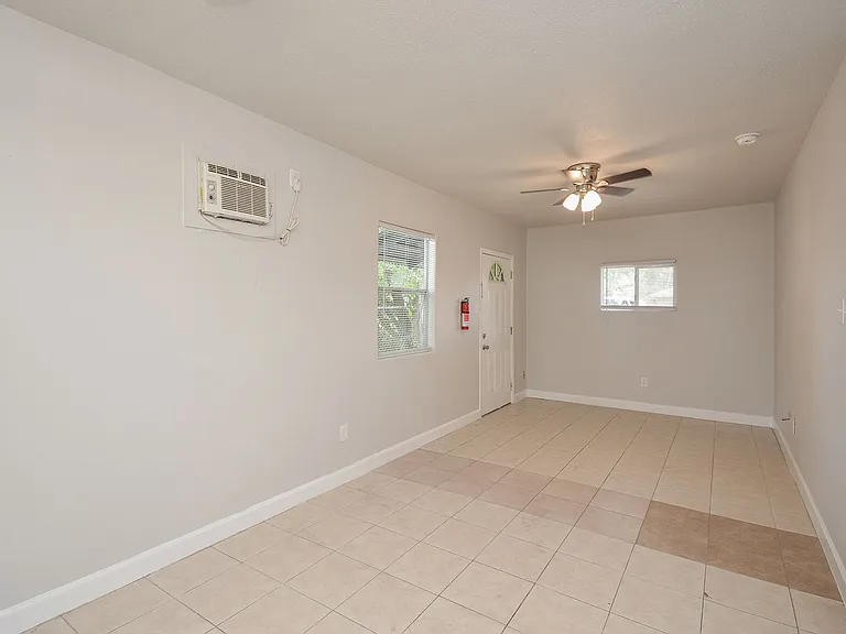 2117 Thonig Rd — Photo 36