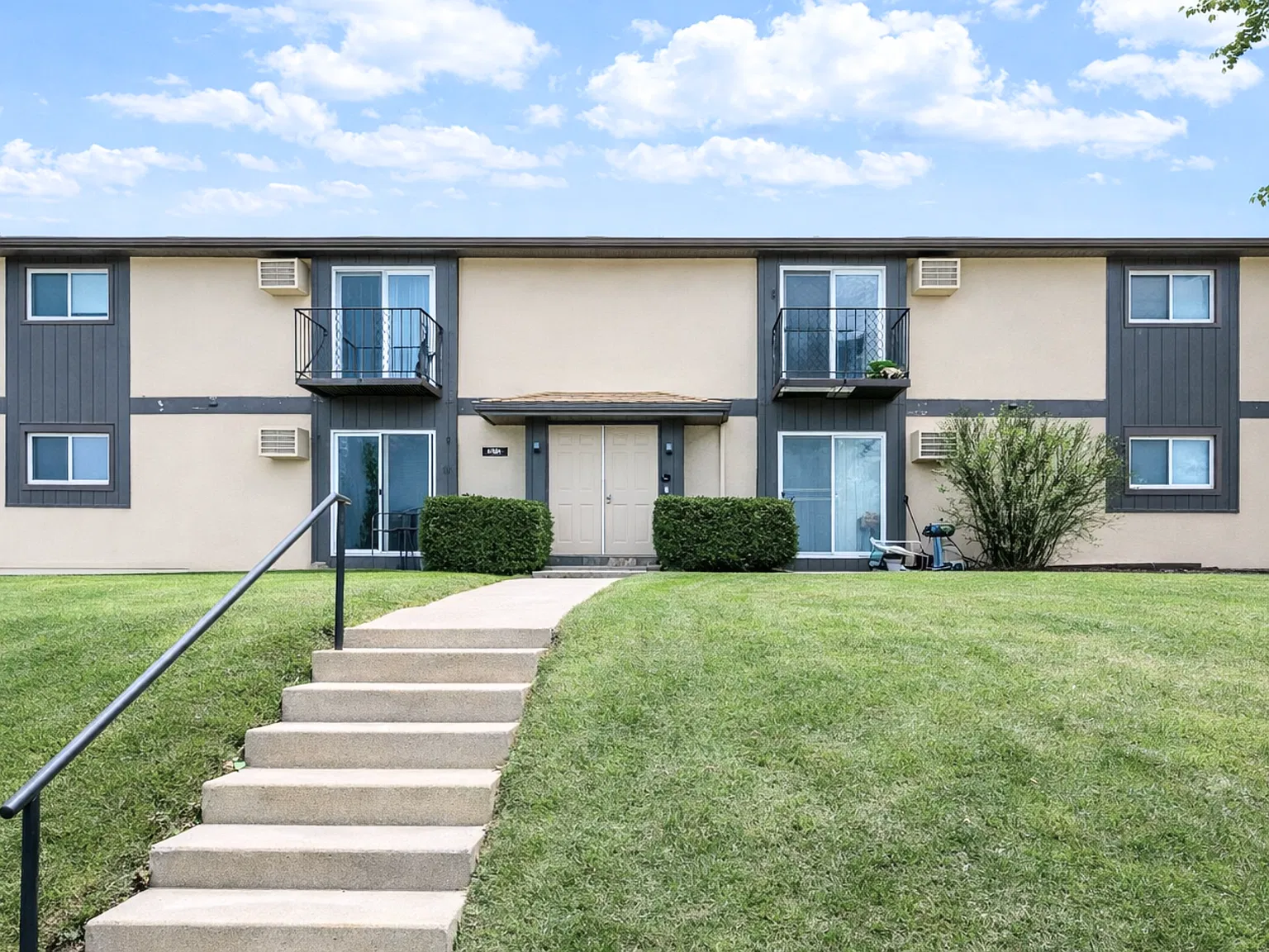 3 Bed, 1 Bath Apartment in Fitchburg, WI — Photo 2