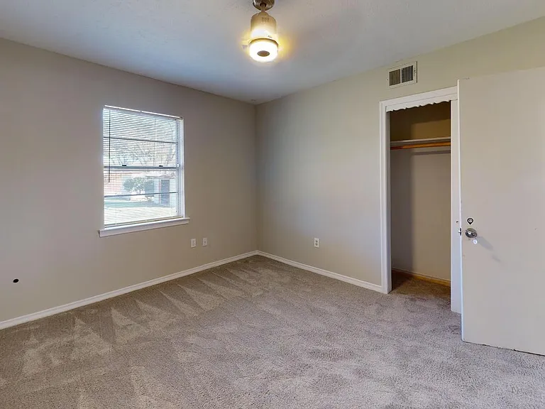 4106 Skyline Dr — Photo 9