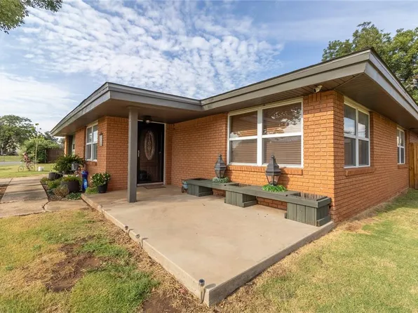 501 N 6th St, Thomas, OK 73669