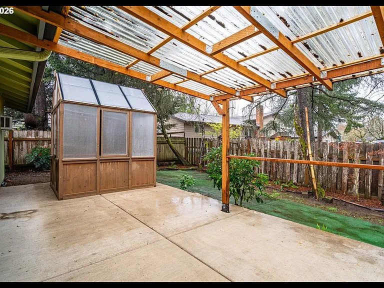 5803 SW 56th Ave — Photo 13