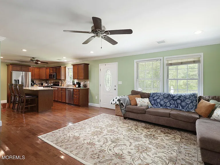 313 Oleary Ave — Photo 10