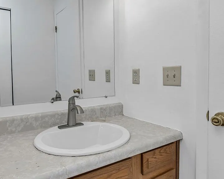 220 N Donar Dr — Photo 38