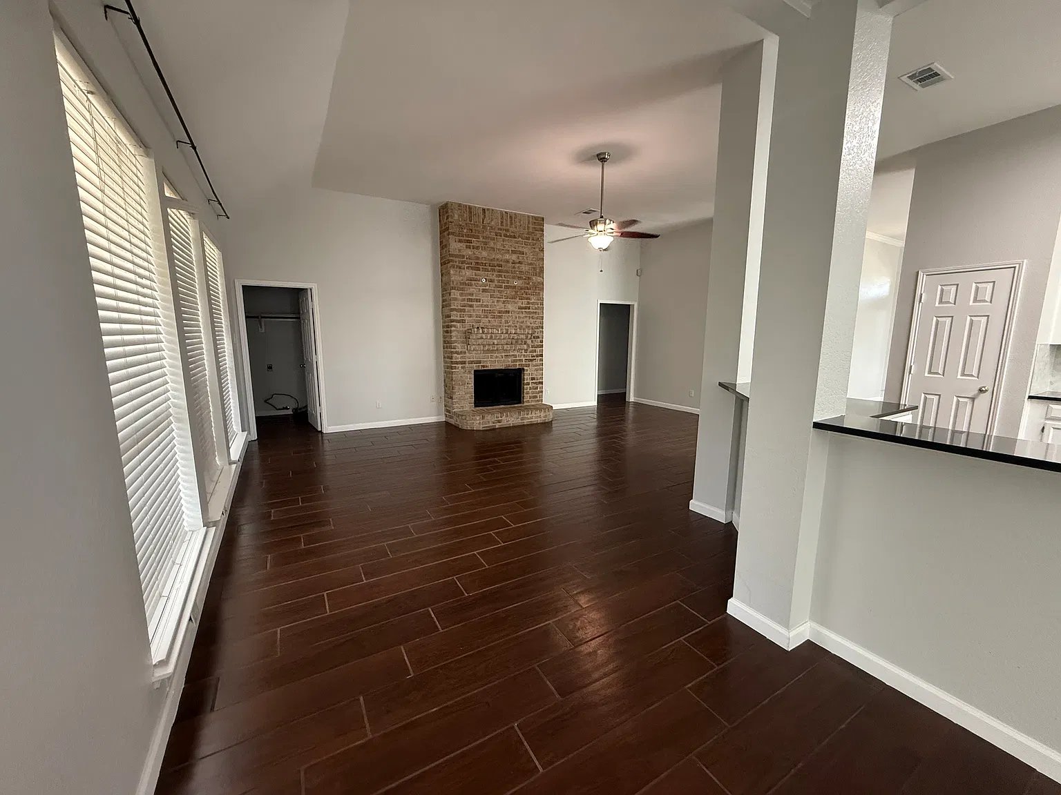 3 bed, 2.5 bath, 2300 sqft, $2,650 — Photo 4